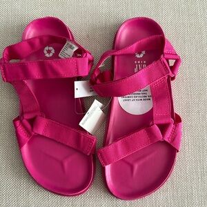 New With Tags Girls GAP sandals size little kids 1-2